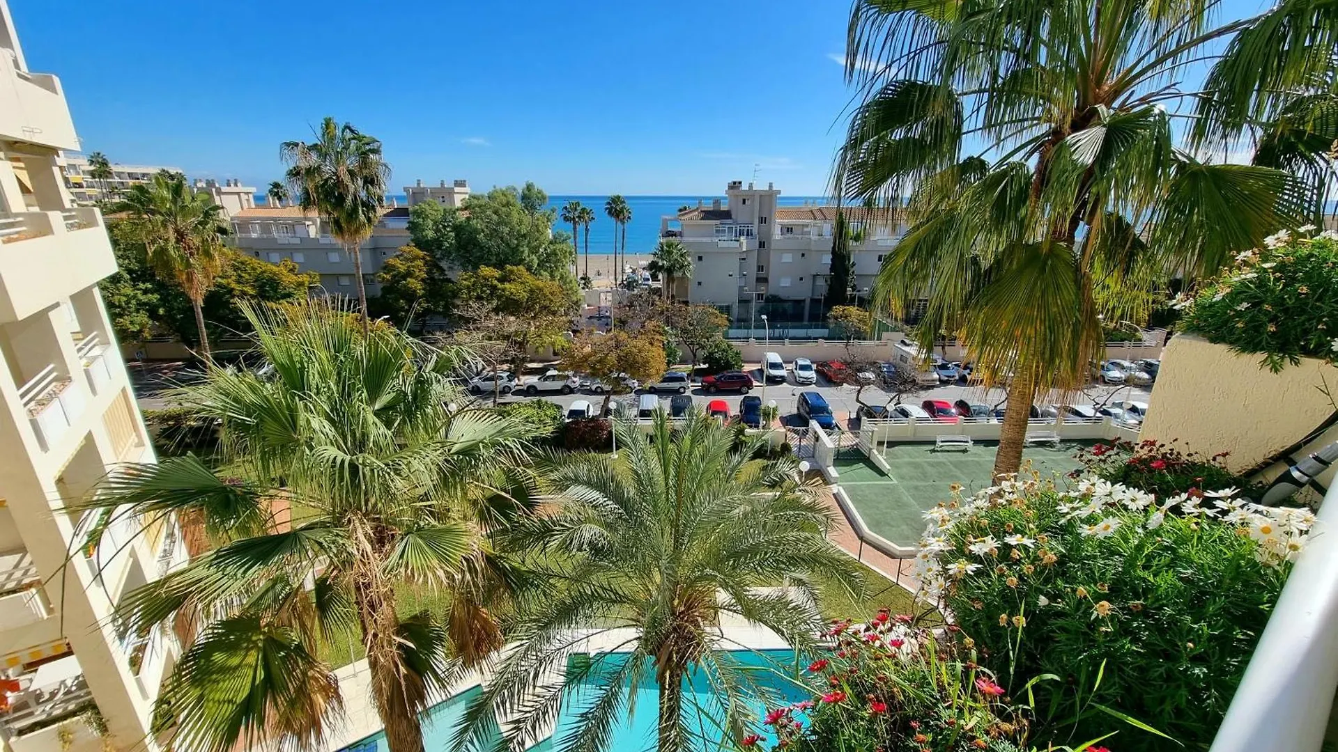 Luxury 2 Bedrooms Apartment In La Carihuela Torremolinos 20 Meters In From Of Beach Espagne