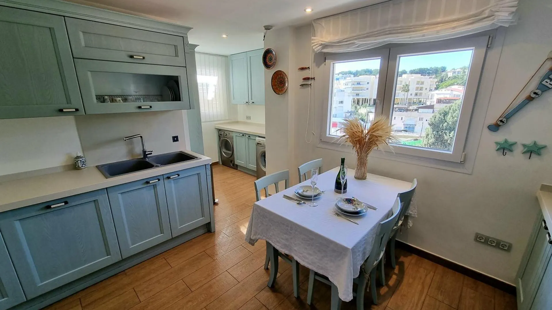Luxury 2 Bedrooms Apartment In La Carihuela Torremolinos 20 Meters In From Of Beach Espagne